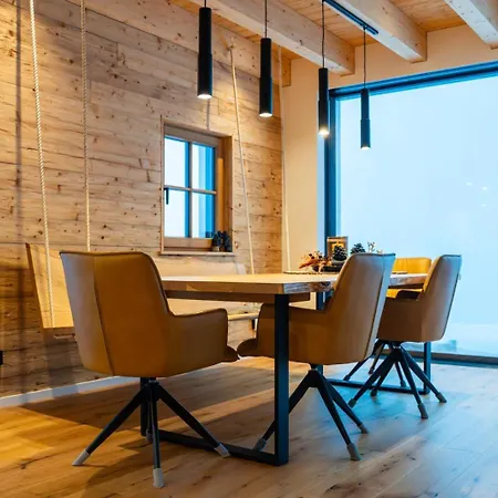 Bergchaletweitblick * Grainet