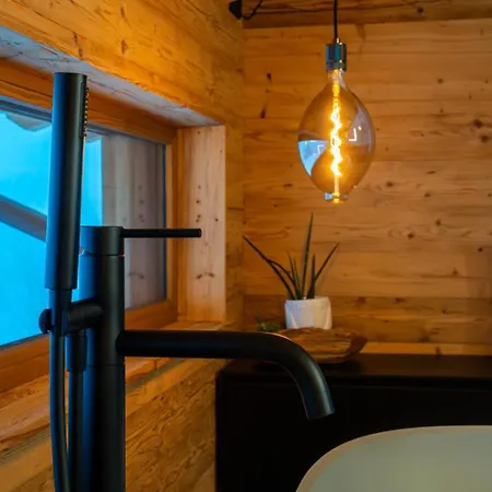 Bergchaletweitblick *