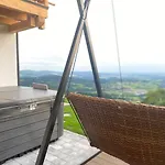 Bergchaletweitblick Grainet