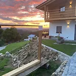 Bergchaletweitblick *