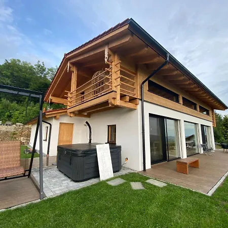 Bergchaletweitblick *