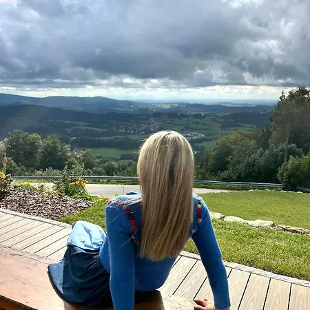 Bergchaletweitblick *