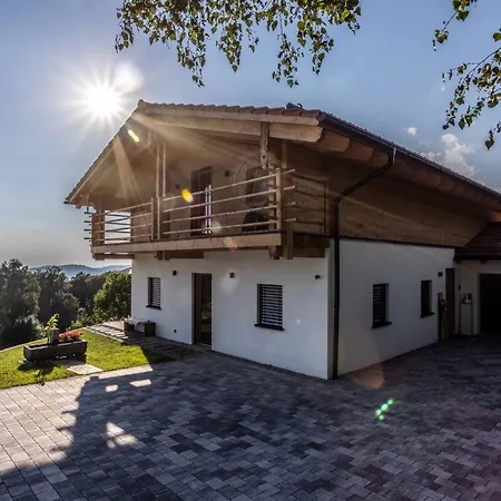 Bergchaletweitblick Chalet