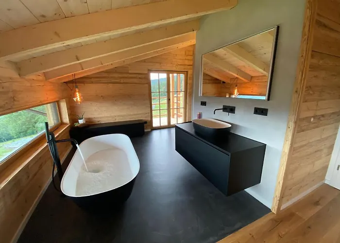 Bergchaletweitblick * Grainet