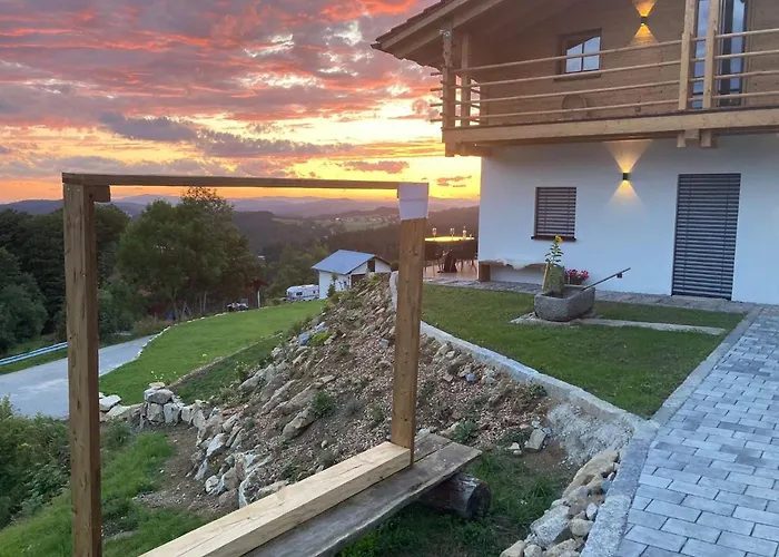 Bergchaletweitblick *