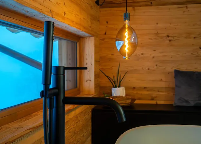 Bergchaletweitblick *